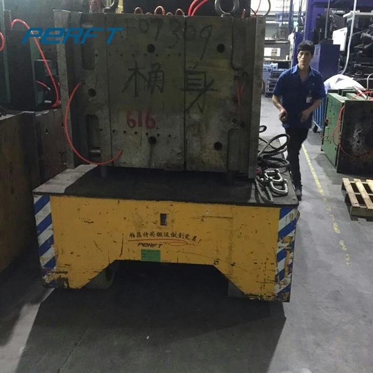 Trackless Cart For Handling Materials